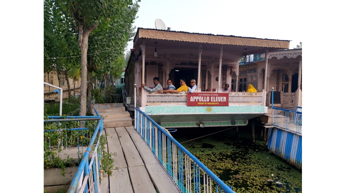 Delux houseboat at Dal Lake Srinagar